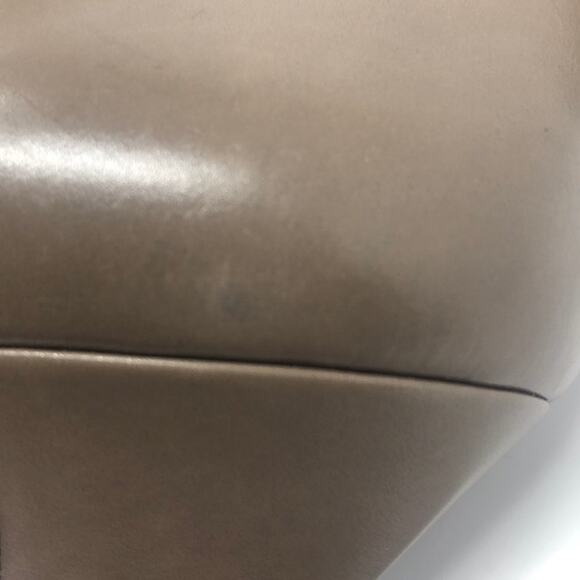 EUC Salvatore Ferragamo tan/ brown 7 1/2 heels - Picture 7 of 8